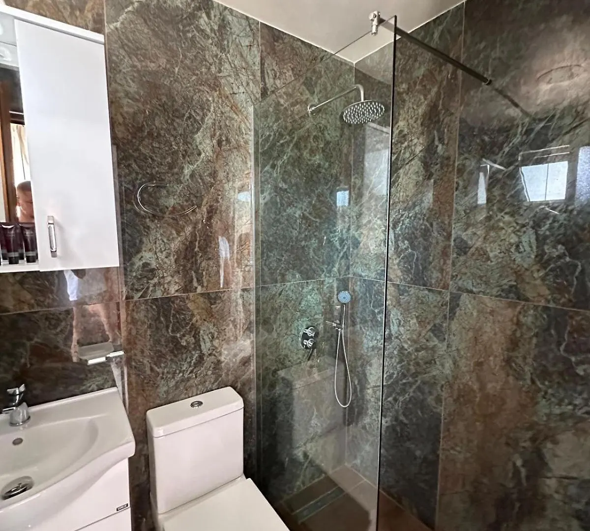 Aqua Hotel Ксамил Албания